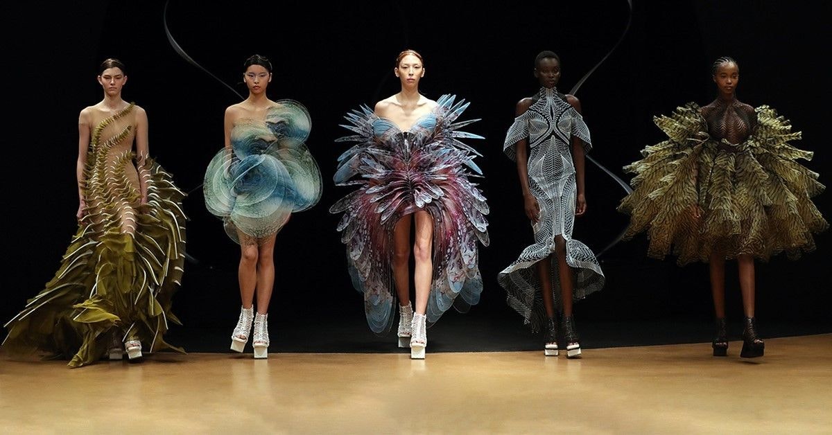 featured image - Smart Textiles are Sweeping the Fashion Industry