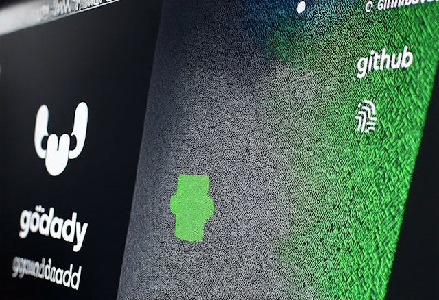 /how-to-set-up-godaddy-domain-with-github-pages-a9300366c7b feature image
