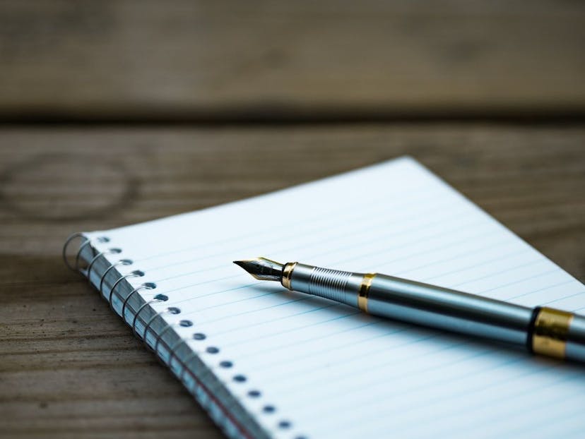/3-life-lessons-from-john-grishams-writing-habits-u996350x feature image