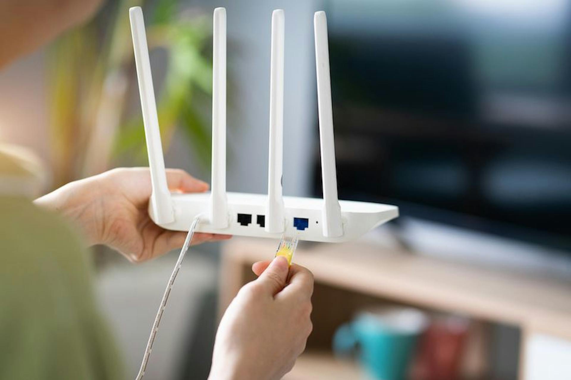 featured image - 7 Ways to Protect Your Router From Hackers