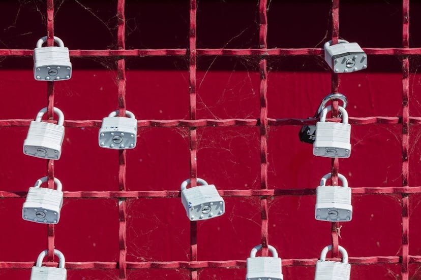 /mobile-banking-5-rules-of-safety-you-should-know feature image