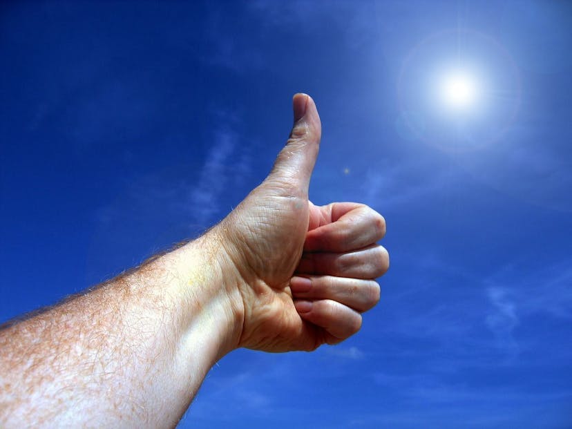 /7-ways-to-turn-customers-into-brand-evangelists-with-examples feature image
