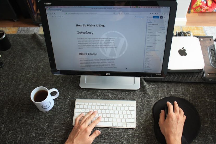 /5-tips-on-how-to-be-a-successful-blogger feature image