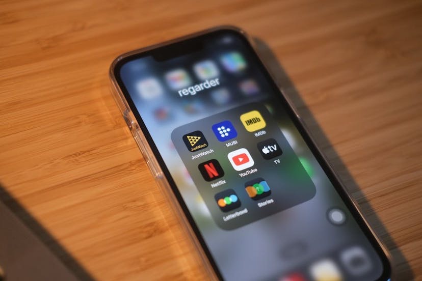 /flix-finder-building-a-movie-recommendation-app-with-django-and-bright-data-part-33 feature image