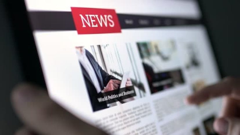 /the-birth-of-online-newspapers feature image