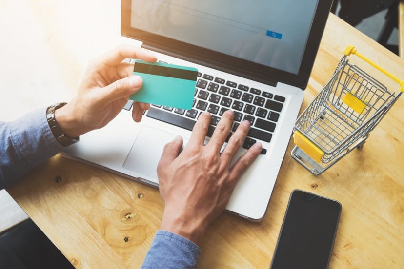 /the-online-shopping-trends-of-the-future feature image