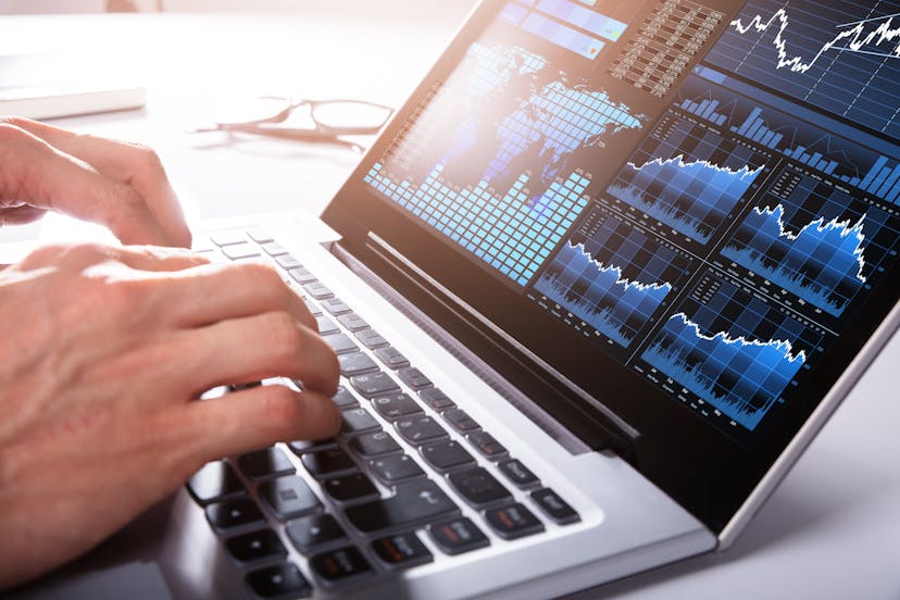 /4-tips-to-become-a-successful-entry-level-data-analyst-bo3133rh feature image