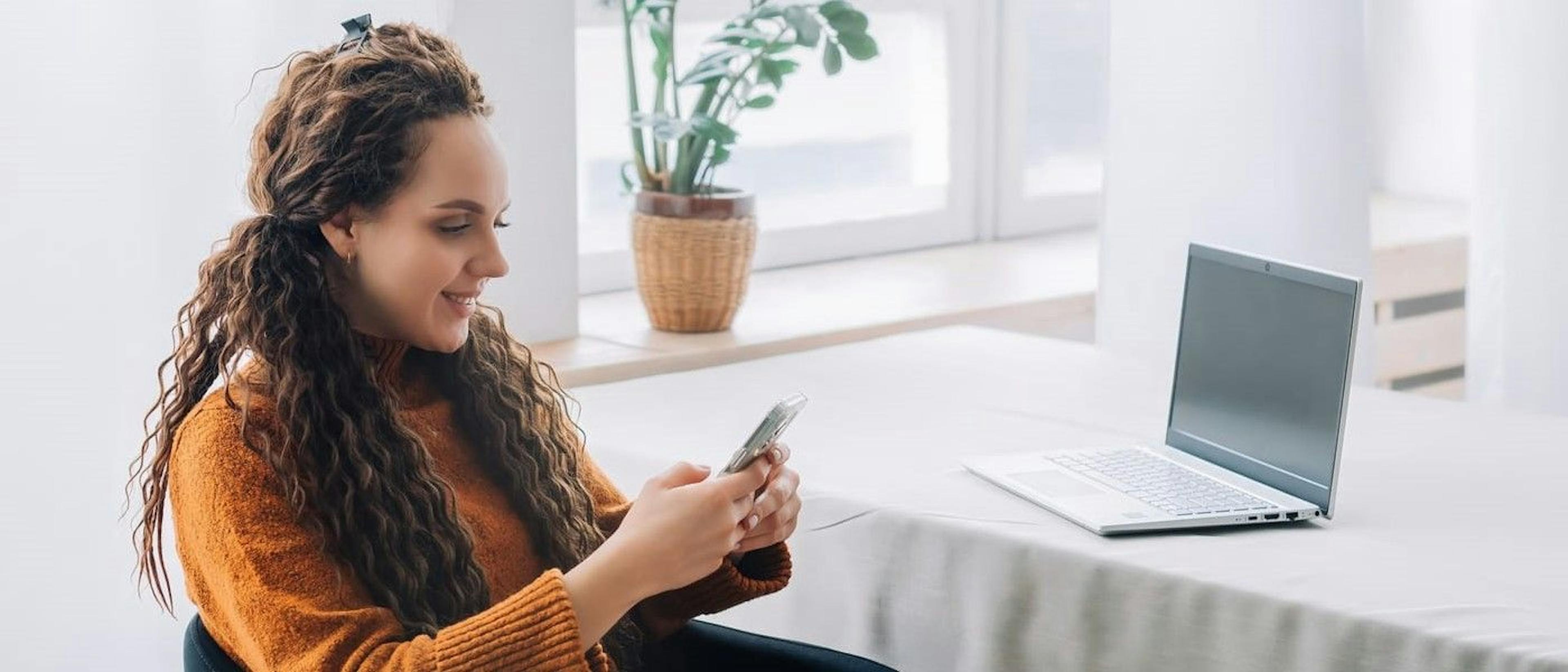 /the-evolution-of-workplace-distractions feature image