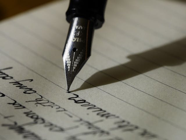 /12-step-process-i-use-to-make-$5000-monthly-from-writing feature image