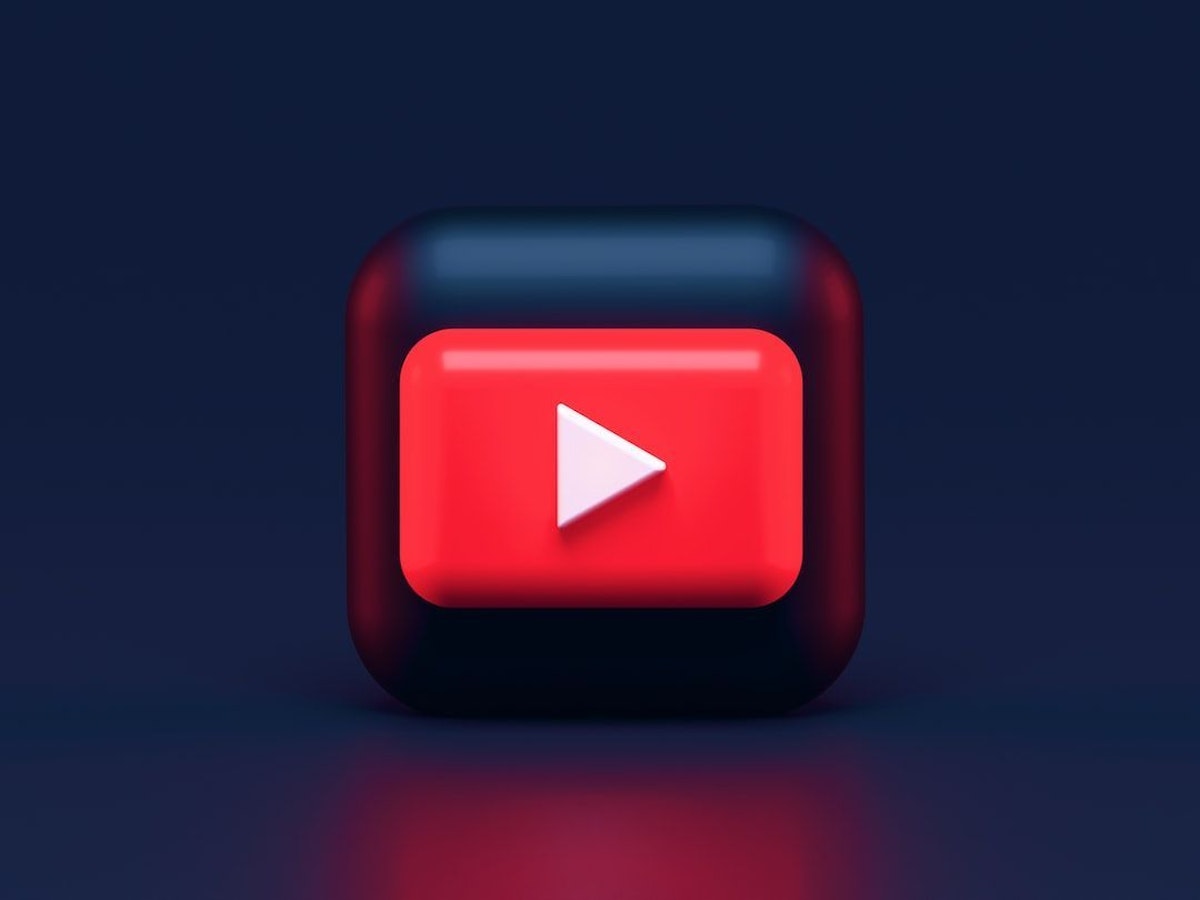 featured image - 7 YouTube Channels That Make Programming/Web Development Simple