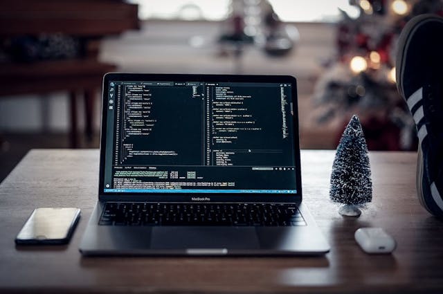 /4-tips-and-tricks-that-will-make-your-reactjs-code-more-clear-and-reliable feature image