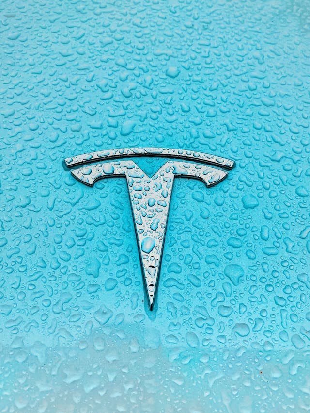 /all-you-need-to-know-about-the-tesla-dojo-supercomputer feature image