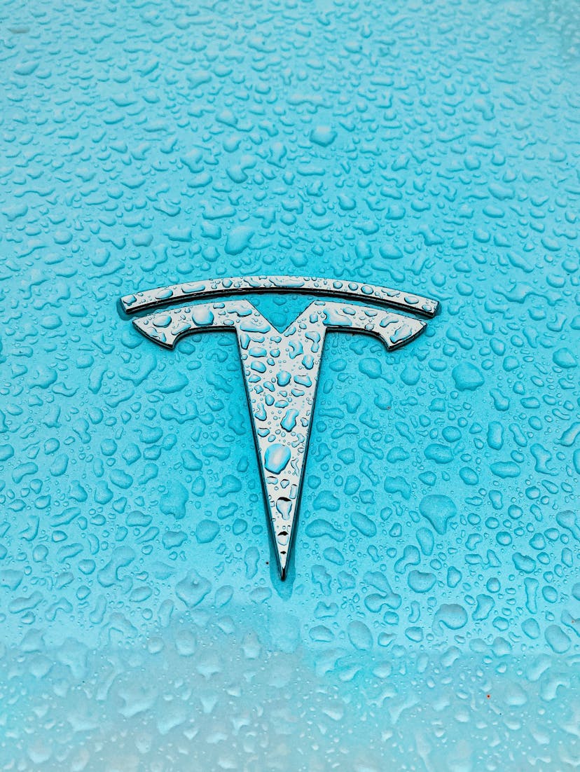 /all-you-need-to-know-about-the-tesla-dojo-supercomputer feature image