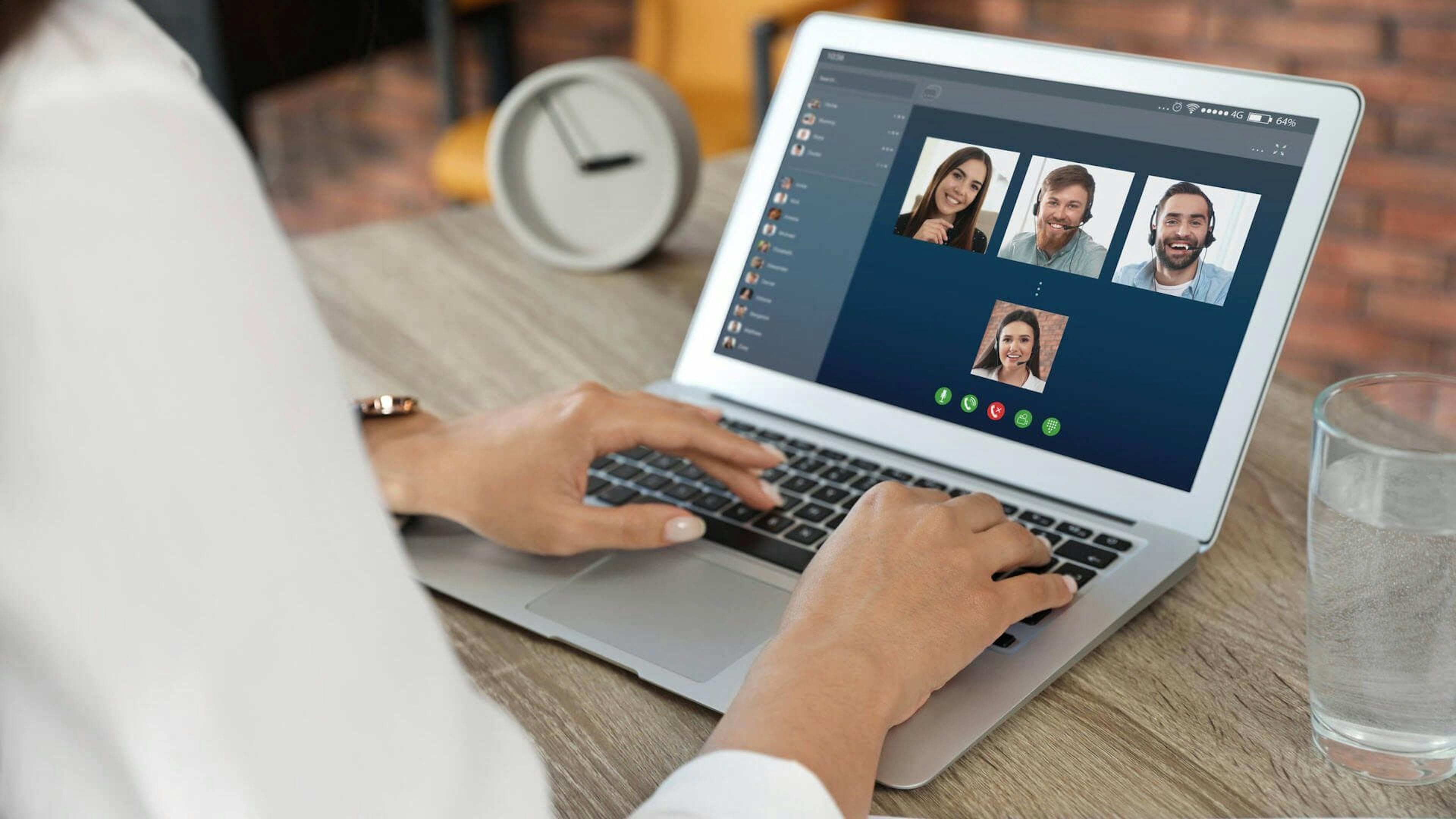 /4-essential-b2b-marketing-strategies-in-2021-r5v33fw feature image