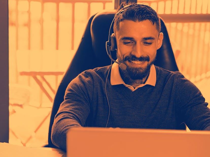 /6-best-zendesk-alternative-software-for-ecommerce-in-2021-rl2n375e feature image