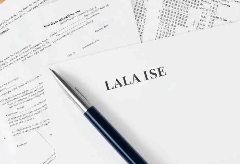 /new-ai-methods-help-machines-understand-legal-text-better feature image