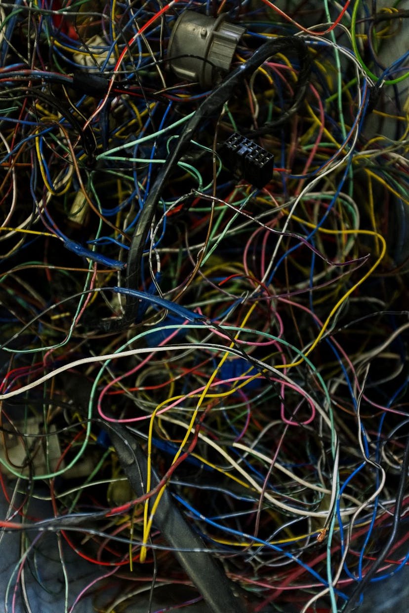 /how-to-run-tons-of-experiments-at-the-same-time-using-an-adaptive-control-group feature image
