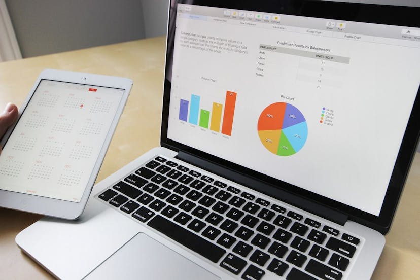 /7-essential-things-in-excel-that-you-definitely-need-to-master feature image