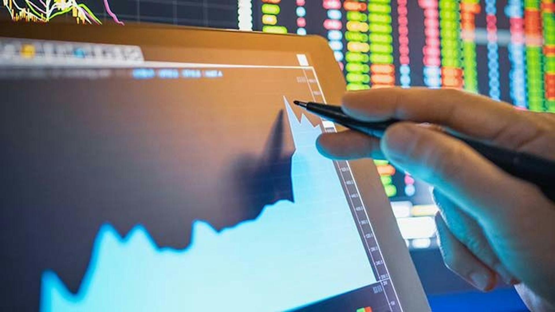 featured image - How Businesses Can Benefit From Cryptocurrency Adoption