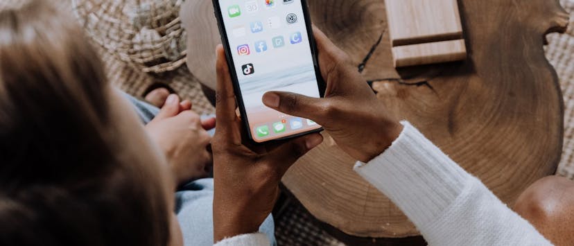 /how-to-spy-on-an-iphone-without-the-user-knowing feature image