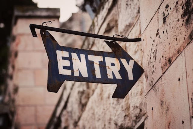 /how-to-break-down-barriers-of-entry-to-the-crypto-market feature image