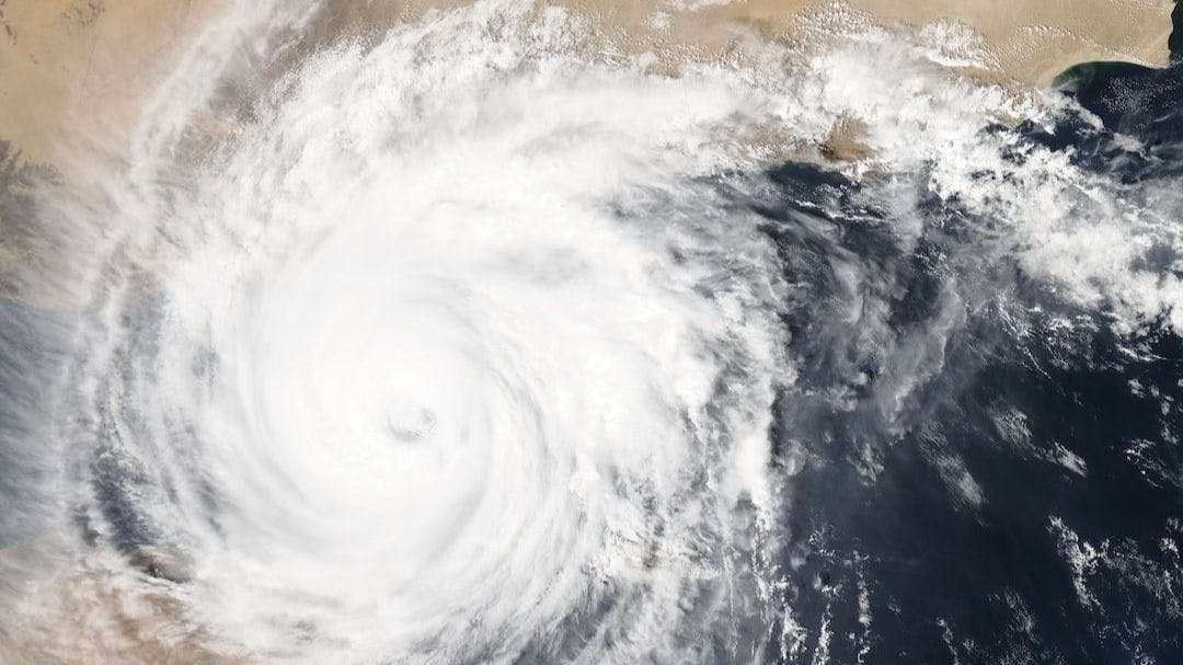 /after-a-red-alert-experts-use-ai-to-predict-extreme-weather feature image