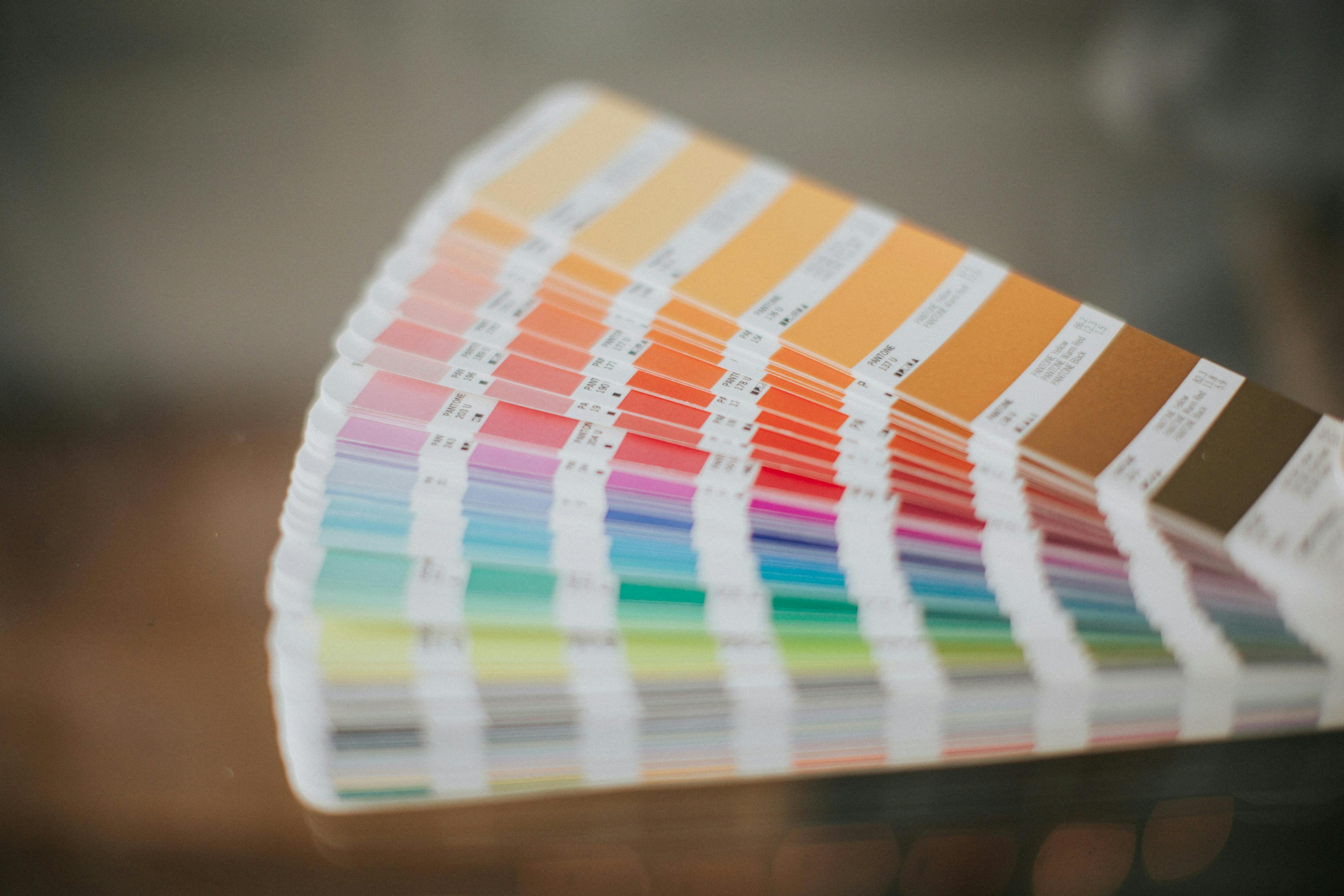 /simple-dynamic-color-schemes-in-android-applications feature image