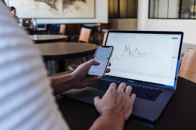 /accelerating-digital-asset-adoption-with-crypto-friendly-kyc-3e1333sw feature image