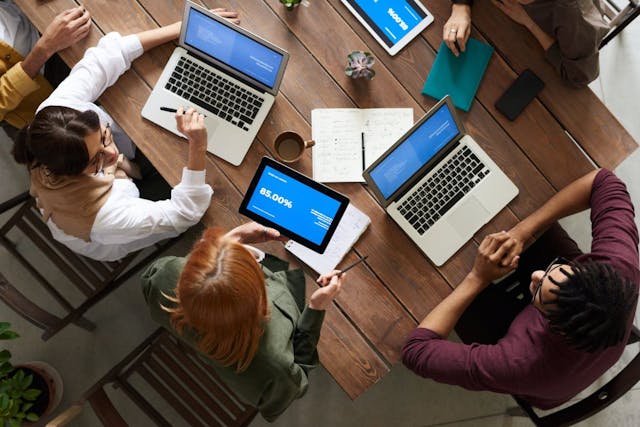 /devops-from-blame-game-to-collaboration feature image