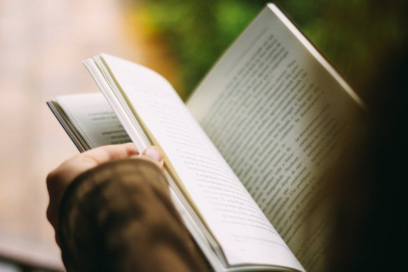 /10-cybersecurity-books-every-business-owner-should-read-zwez362j feature image