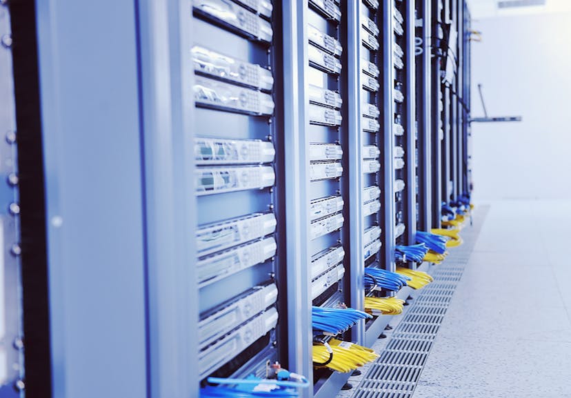/common-raid-failure-scenarios-and-how-to-deal-with-them-m7183uw3 feature image