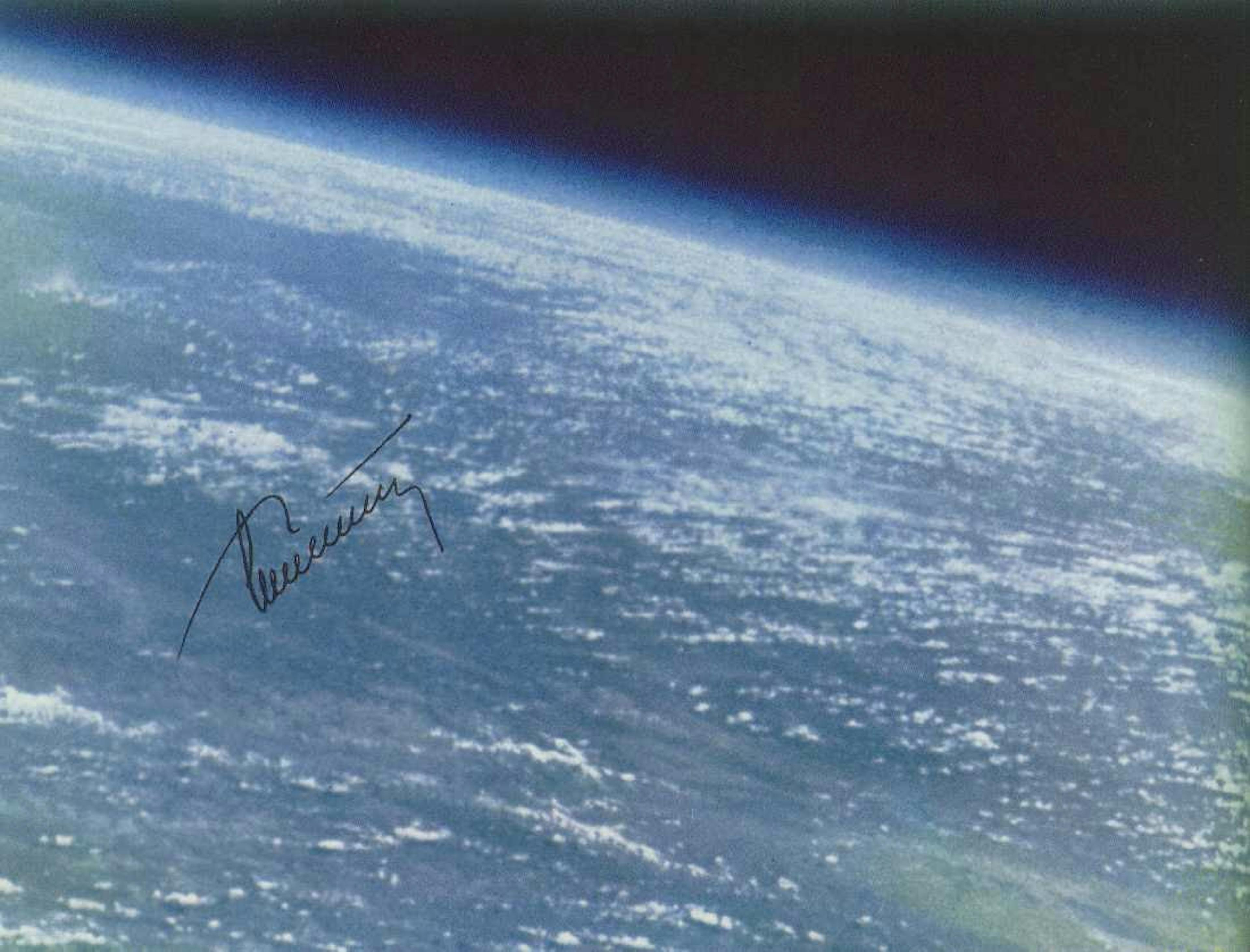 Photo of German Titov with autograph