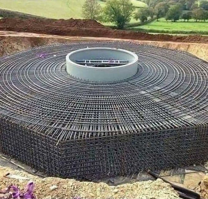 Steel reinforcement network for a wind turbine's foundation