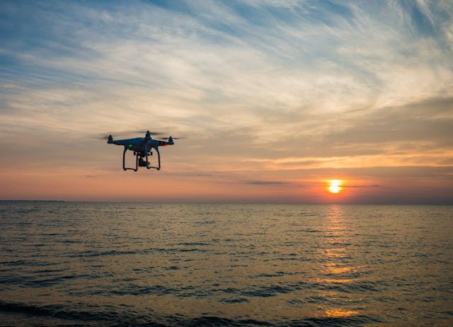 /how-runaway-drones-close-airports-and-why-we-should-put-sims-in-them feature image
