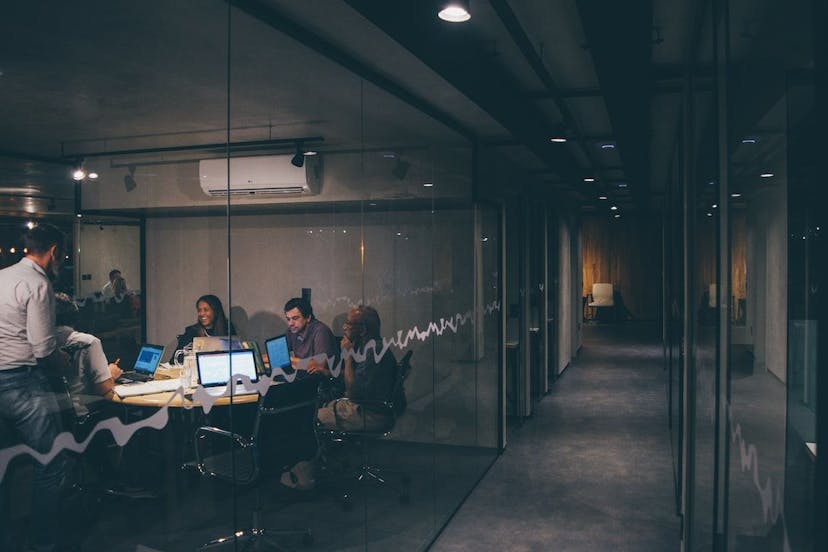 /meeting-facilitation-best-practices-7-essential-tips-for-success feature image