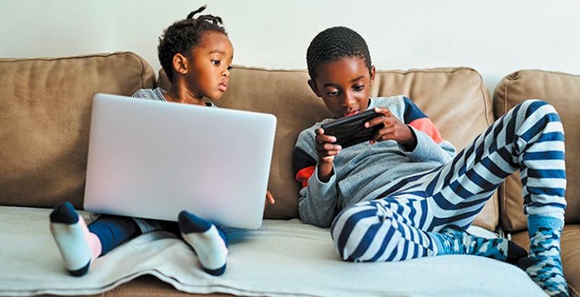 /how-much-screen-time-should-teenager-get-on-their-phones feature image