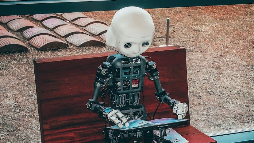 /microsofts-ai-agents-want-to-do-your-work-for-youbut-can-they-be-trusted feature image
