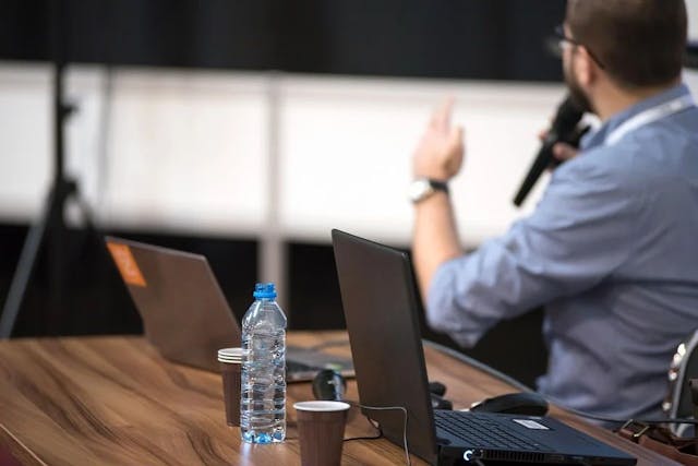 /hybrid-work-what-is-the-future-of-the-corporate-meeting-room feature image