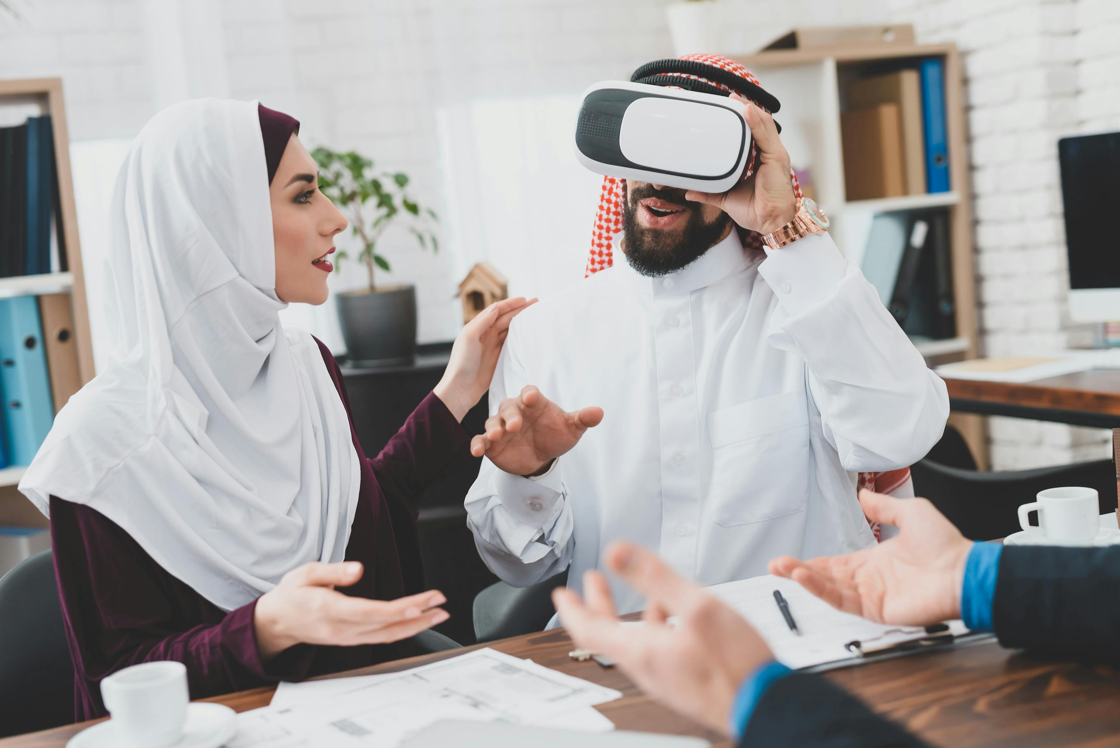 featured image - 5 Innovative Ways VR Technology is Reshaping the Real Estate Business