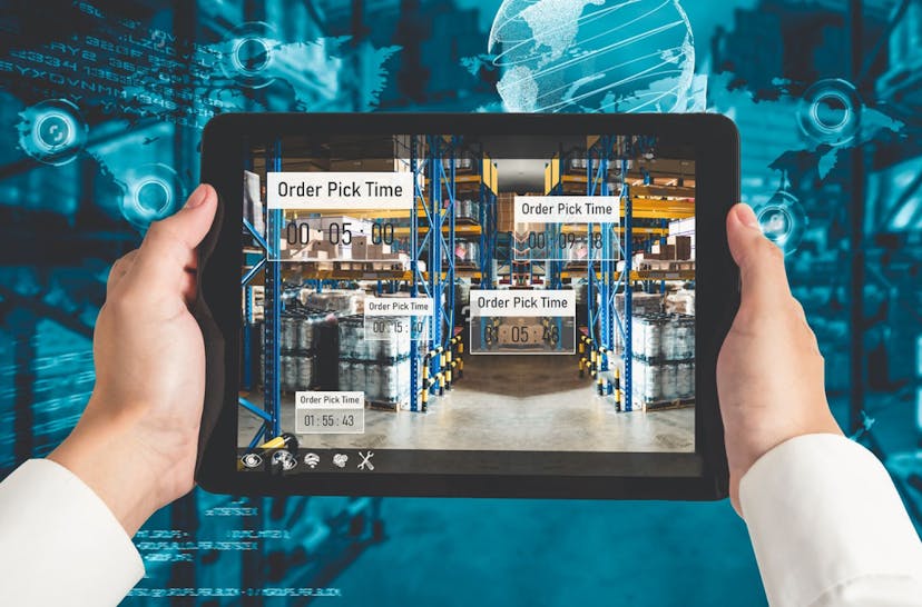 /4-effective-ways-augmented-reality-solve-issues-in-logistics-industry feature image