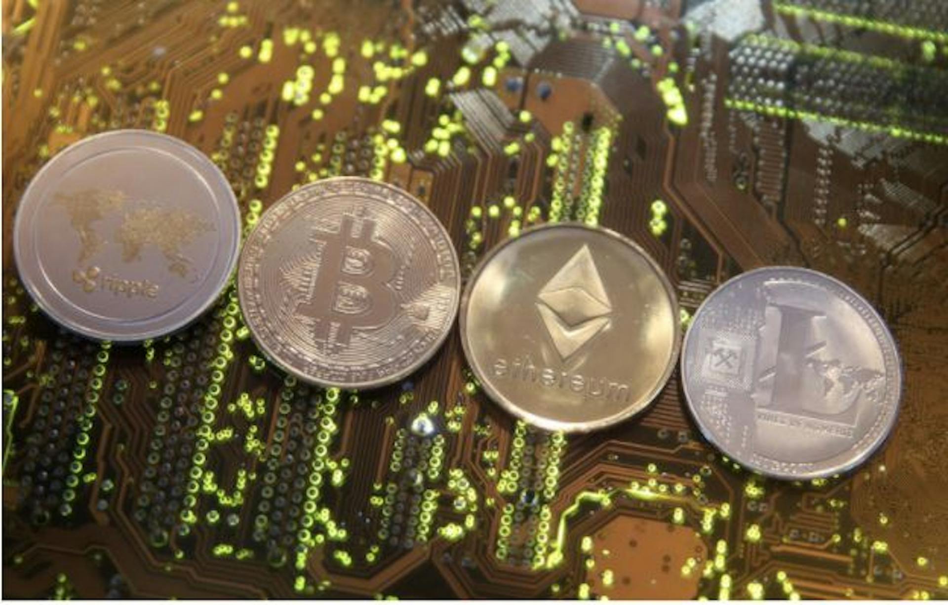 featured image - Why Deflationary Stablecoin Projects are the Future of DeFi