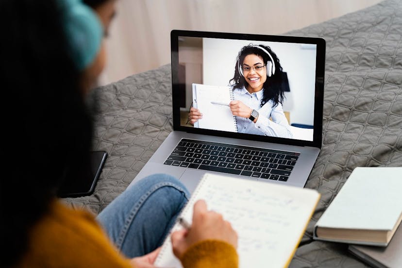/how-to-create-an-elearning-app-like-coursera feature image