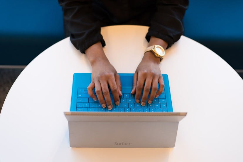 /5-easy-ways-to-create-newsletters-that-convert-iw1n352u feature image