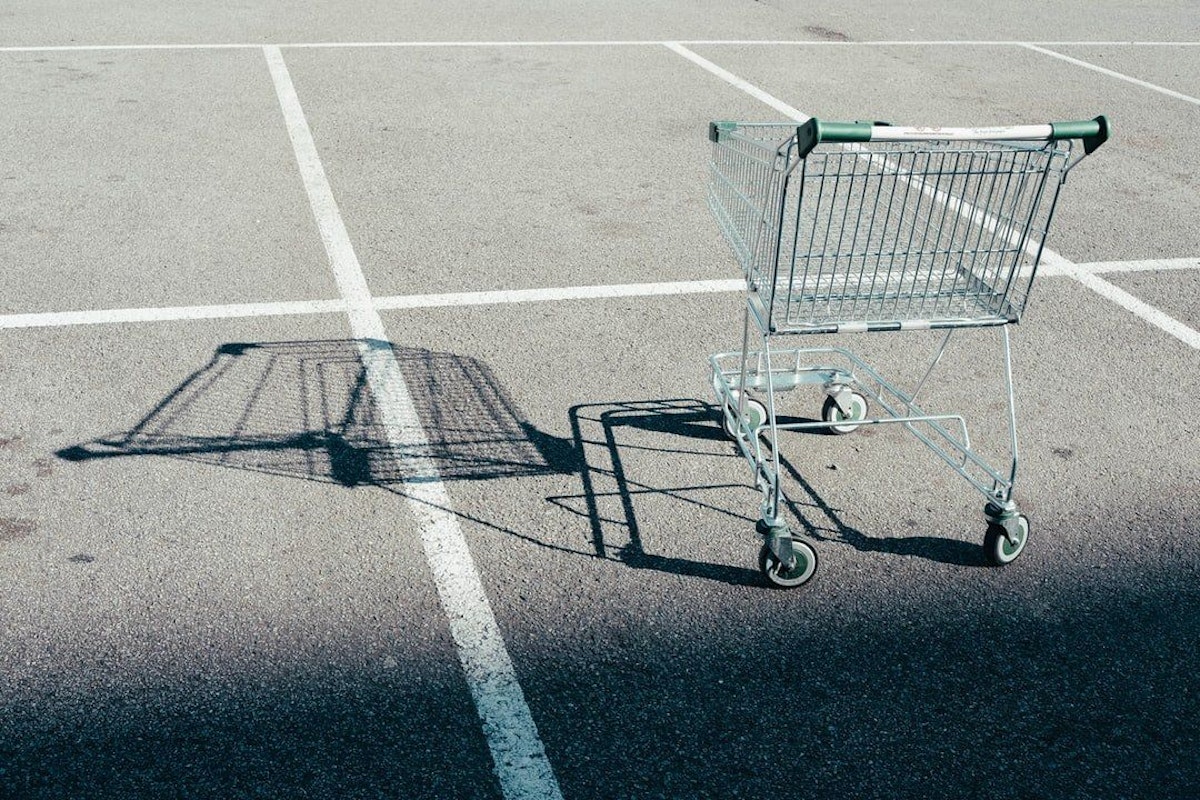 featured image - 4 Ways To Combat Shopping Cart Abandonment