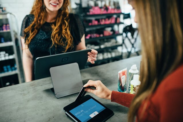 /5-amazing-ways-to-boost-your-customer-retention-rate-nf12352q feature image