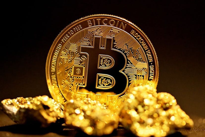 /is-bitcoin-worth-its-weight-in-gold-t6t93o9c feature image