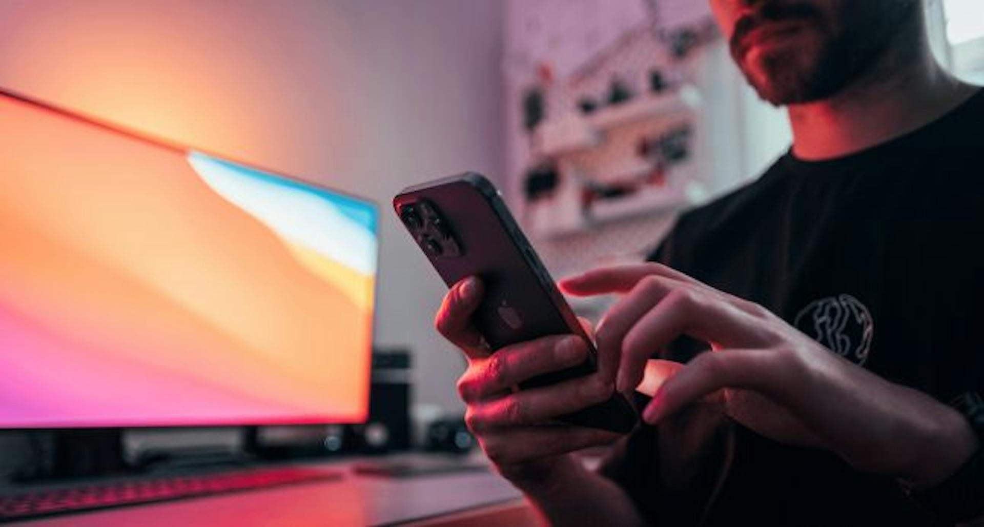 featured image - How to Evaluate Your Mobile Project to Sell It