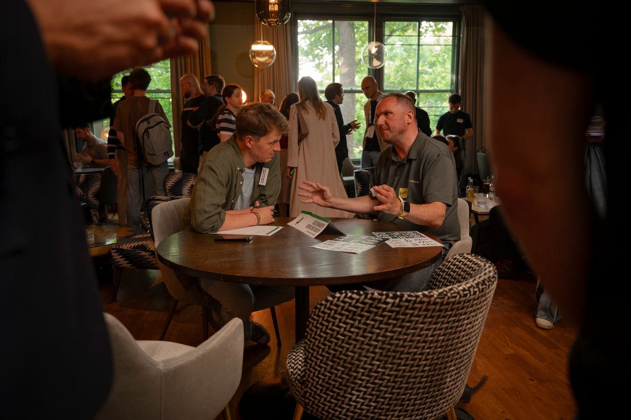 featured image - The Evolution of Founder-Investor Relations: Is 15-Year-Old Fundraising Advice Still Valid?