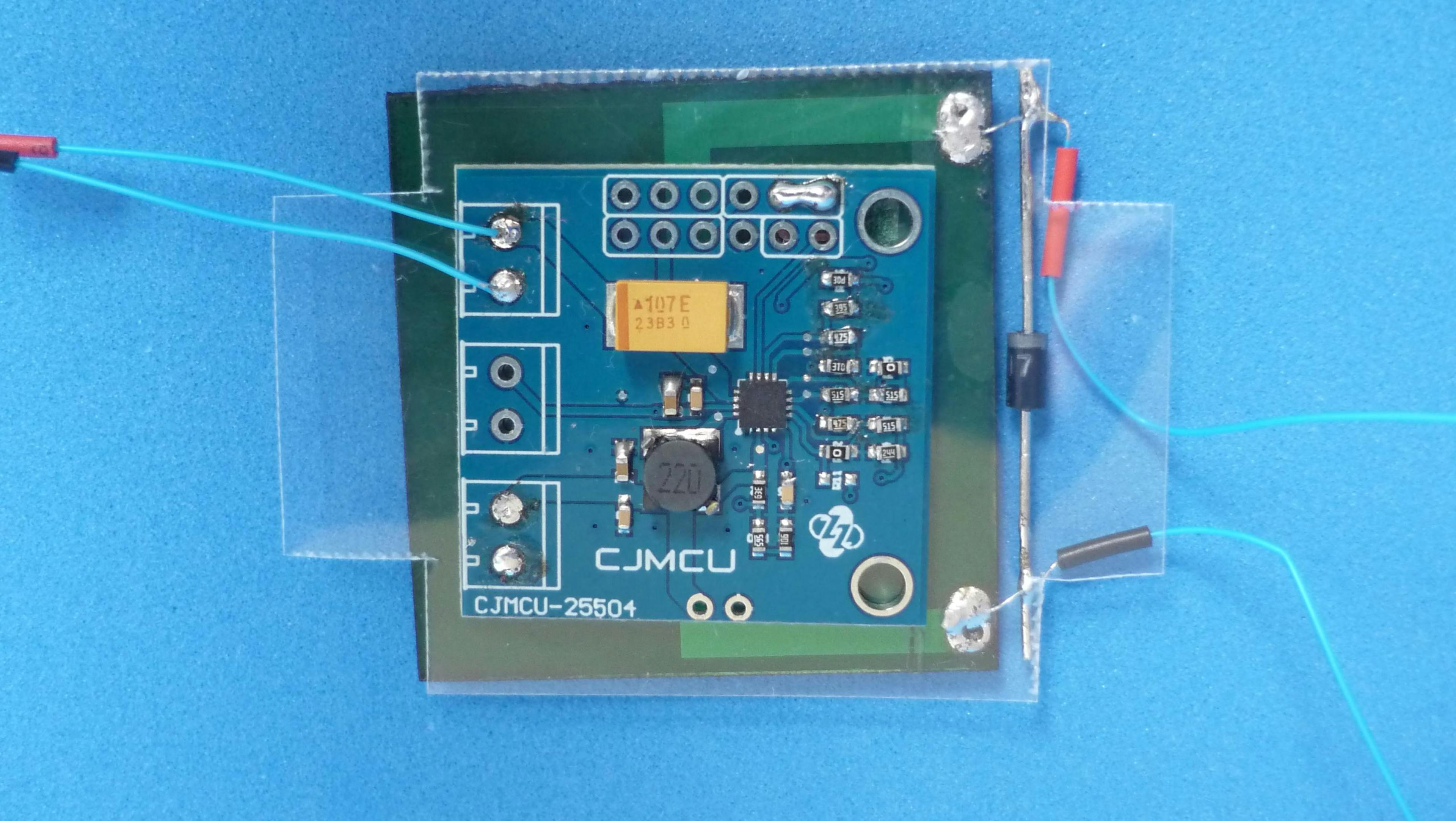 Energy harvesting module attached with double sided-tape