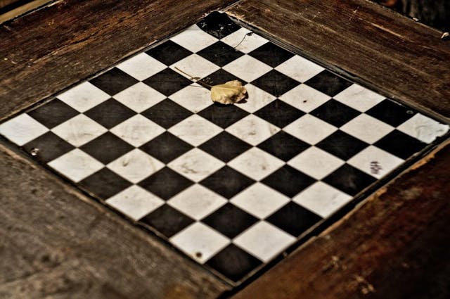 /checkers-vs-chess feature image